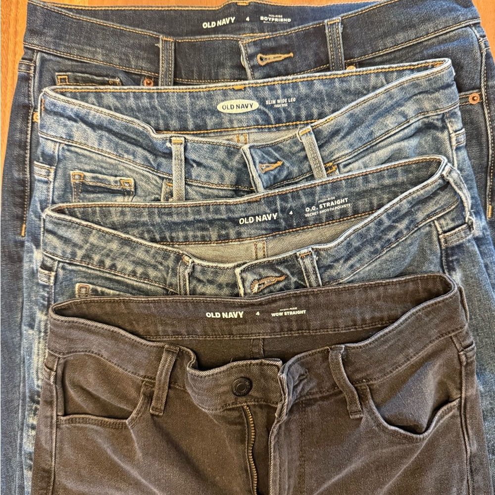 FOUR PAIRS of Old Navy Women's Straight Leg Jeans - Black, Blue, Gray
